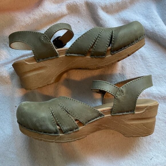 Sanita Margrethe Sandals Leather size 36 6 Khaki Clogs Wood Heel Green Beige - Picture 2 of 16